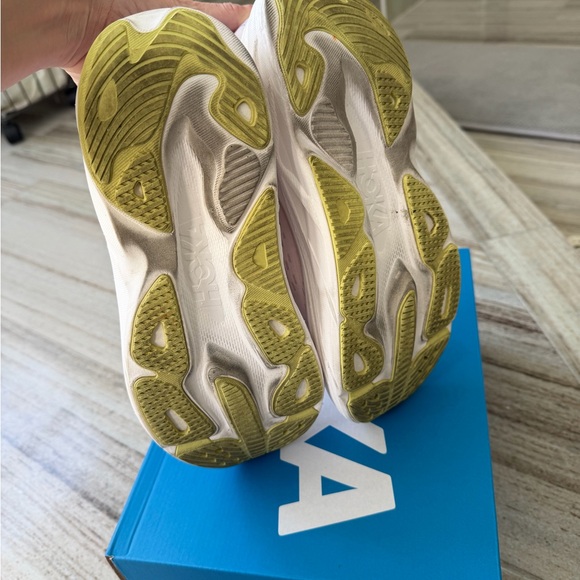 Hoka Women's Skyflow ✨great condition✨ - Picture 8 of 10